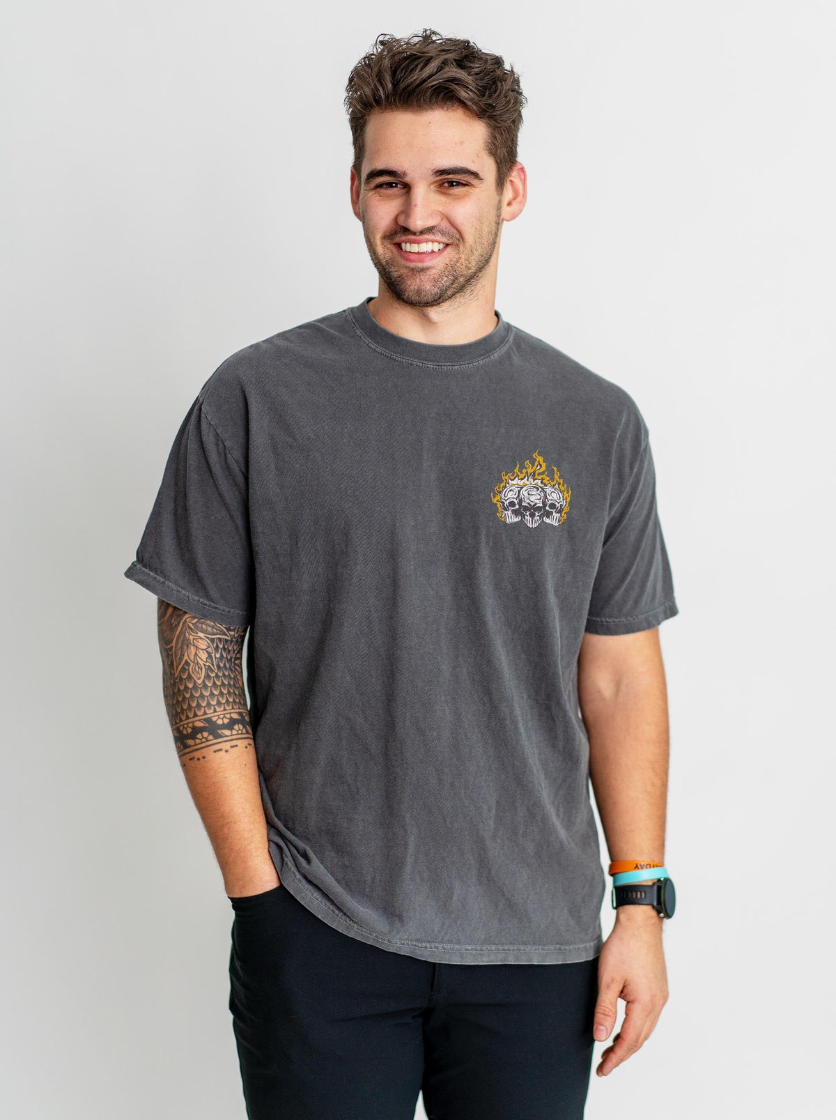 MINNEAPOLIS FOOTBALL - “3 SKULL” PREMIUM T-SHIRT product image 2